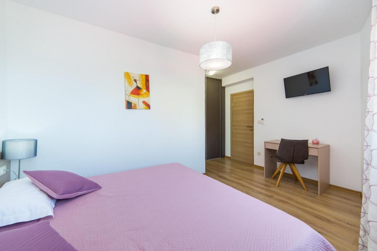Apartments Zvonik Брист Екстериор снимка