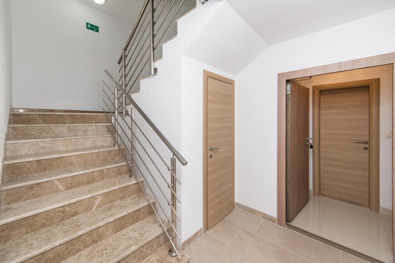 Apartments Zvonik Брист Екстериор снимка