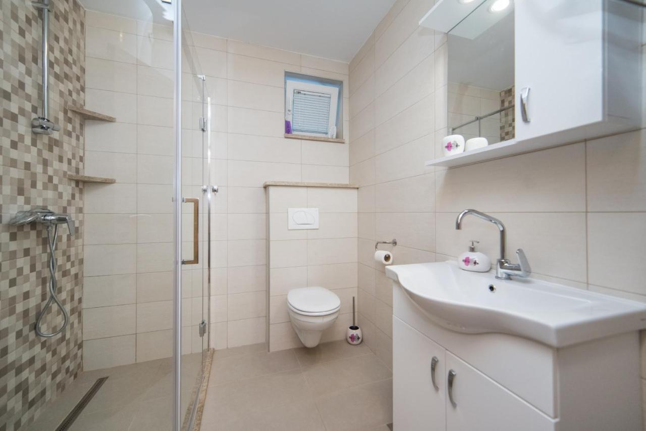 Apartments Zvonik Брист Екстериор снимка