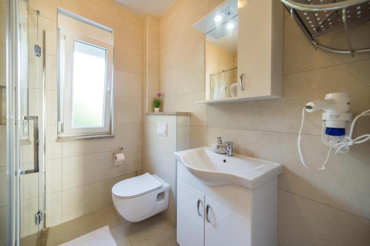 Apartments Zvonik Брист Екстериор снимка