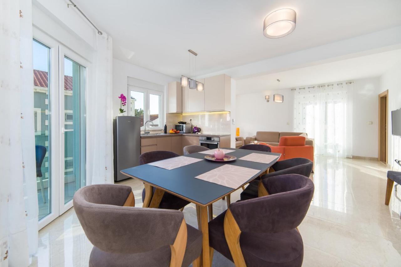 Apartments Zvonik Брист Екстериор снимка