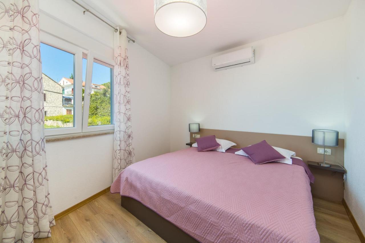 Apartments Zvonik Брист Екстериор снимка