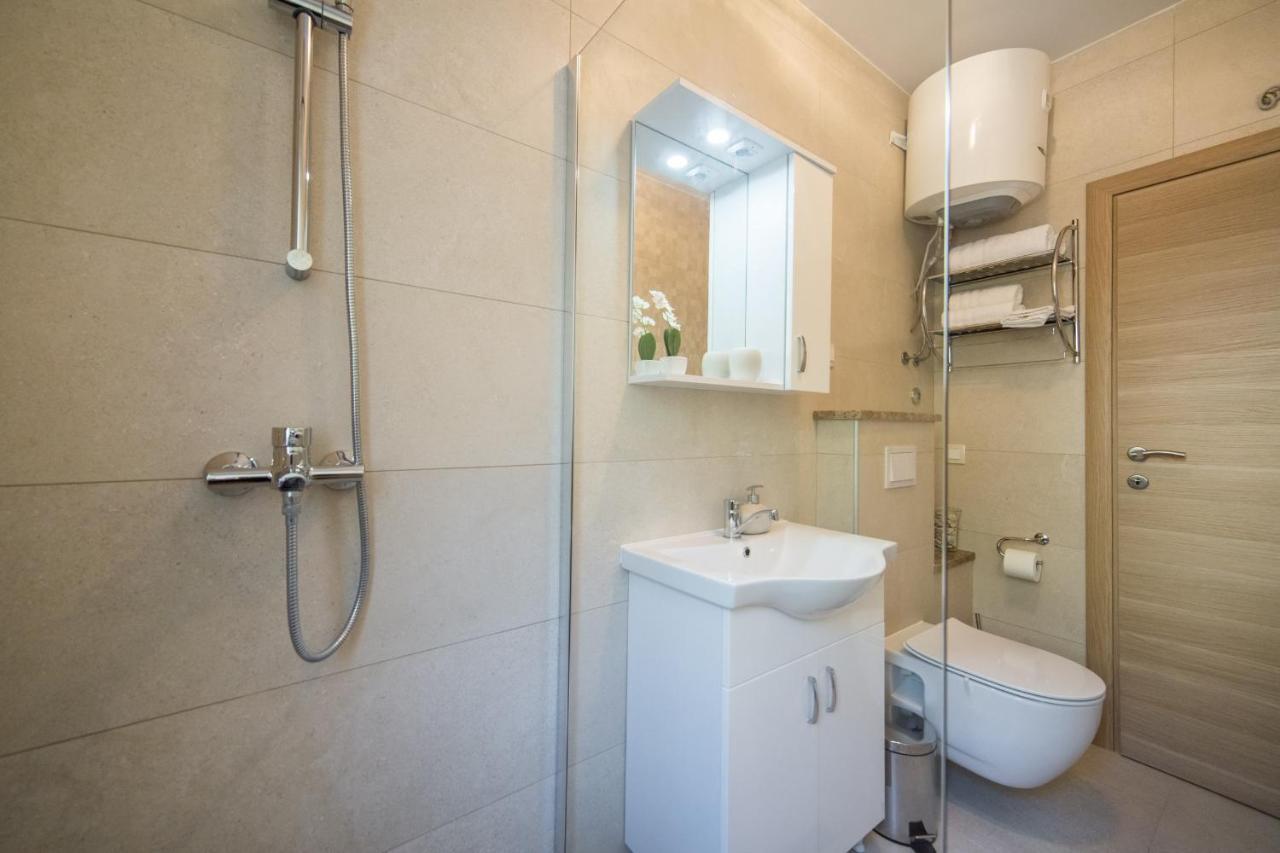 Apartments Zvonik Брист Екстериор снимка
