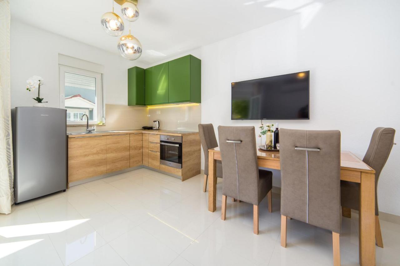 Apartments Zvonik Брист Екстериор снимка