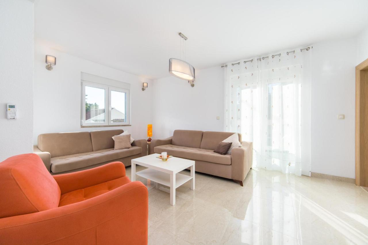 Apartments Zvonik Брист Екстериор снимка