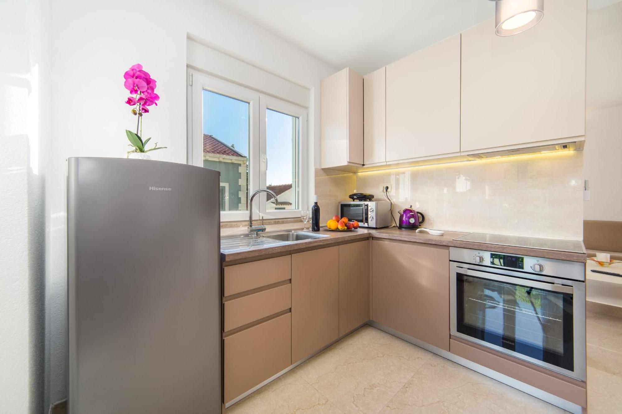 Apartments Zvonik Брист Екстериор снимка