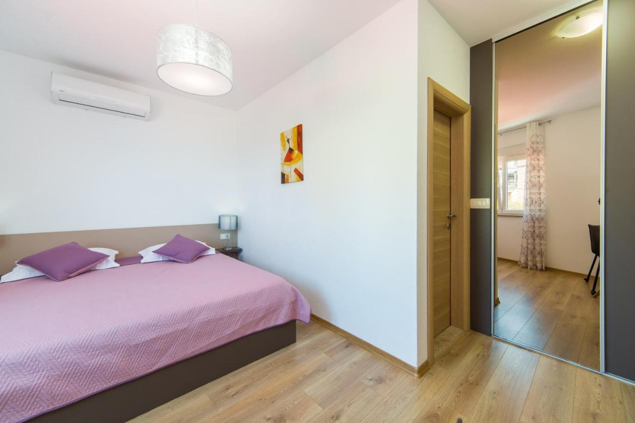 Apartments Zvonik Брист Екстериор снимка