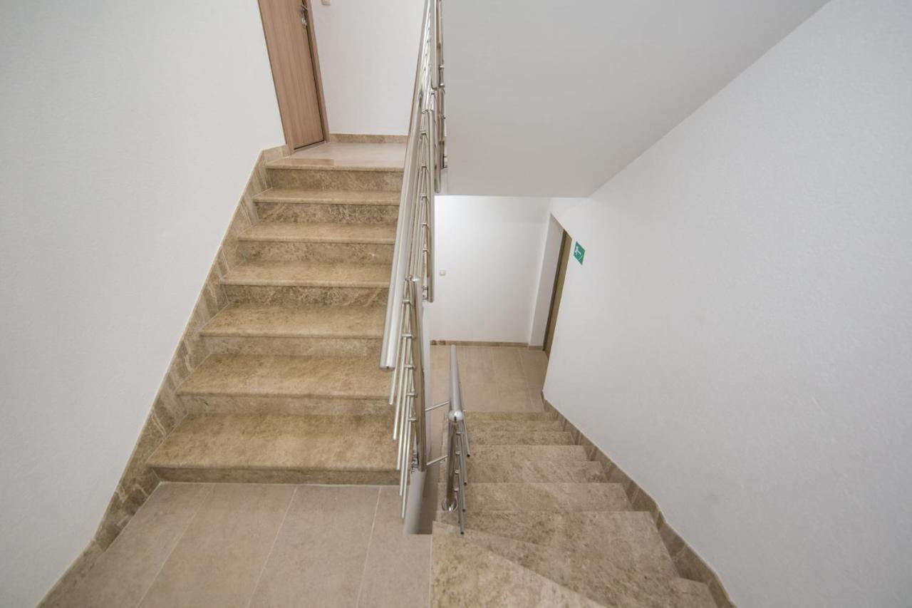 Apartments Zvonik Брист Екстериор снимка