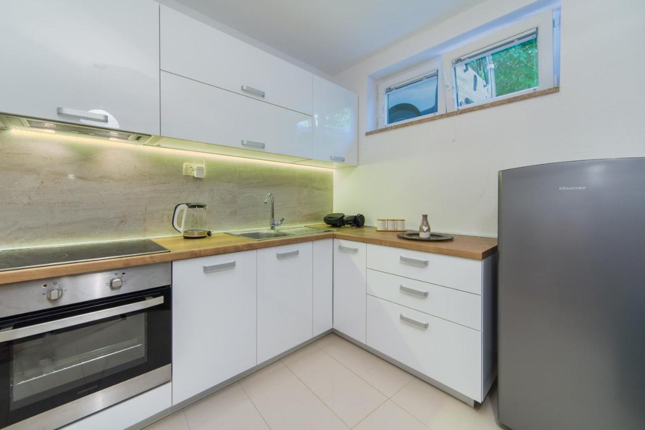 Apartments Zvonik Брист Екстериор снимка