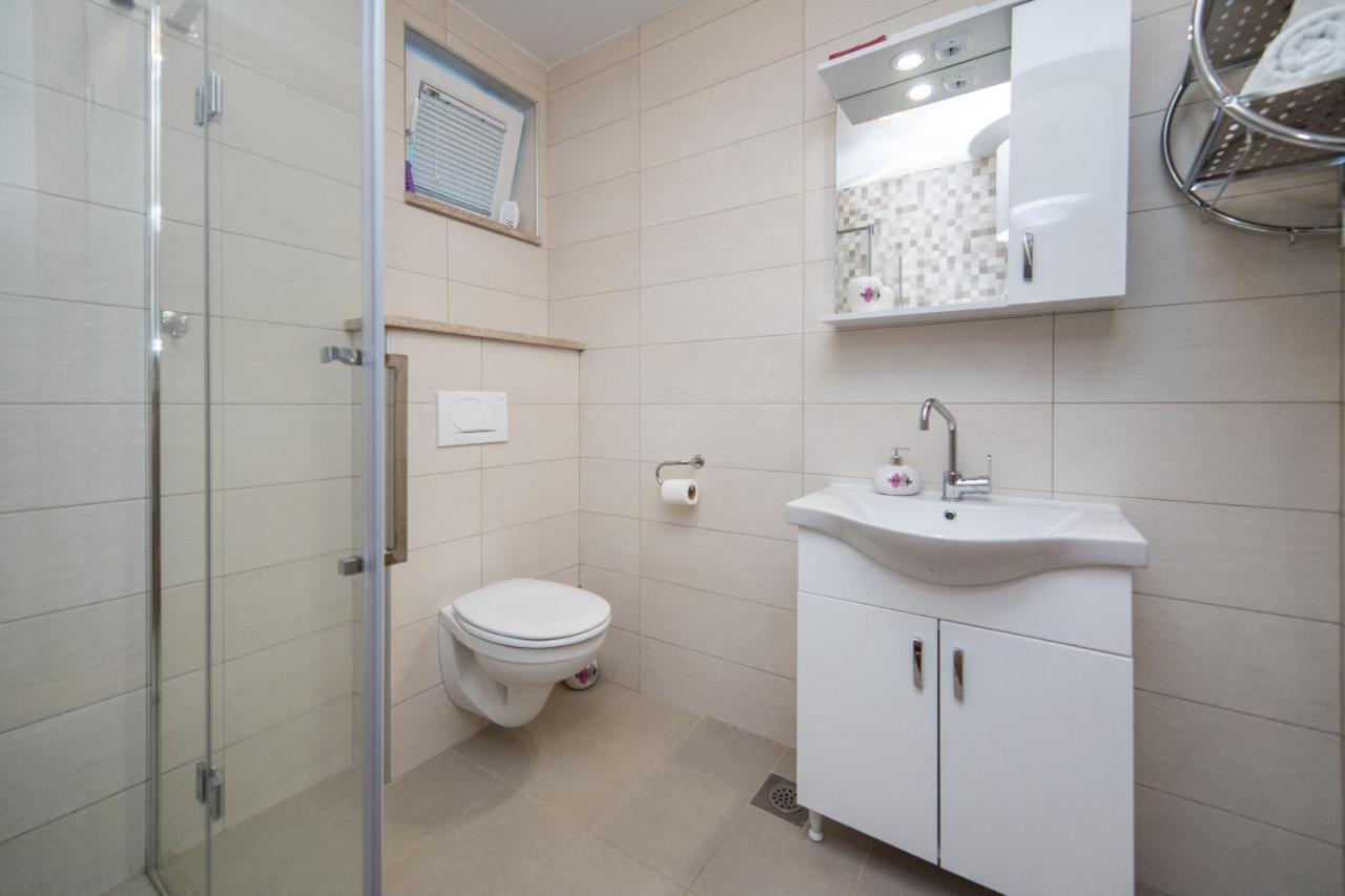 Apartments Zvonik Брист Екстериор снимка