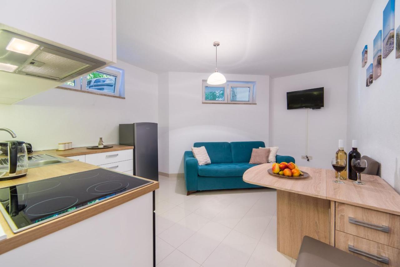 Apartments Zvonik Брист Екстериор снимка